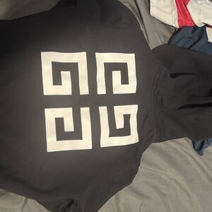 Givenchy boys hoodie sizee 4t